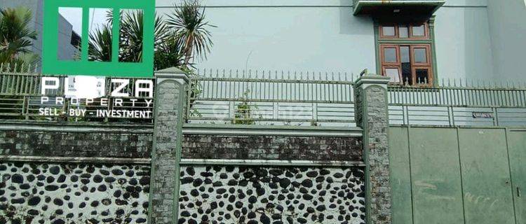 Rumah Jual Hook / Sudut 3,5 Lantai Siap Huni Tengah Kota 1