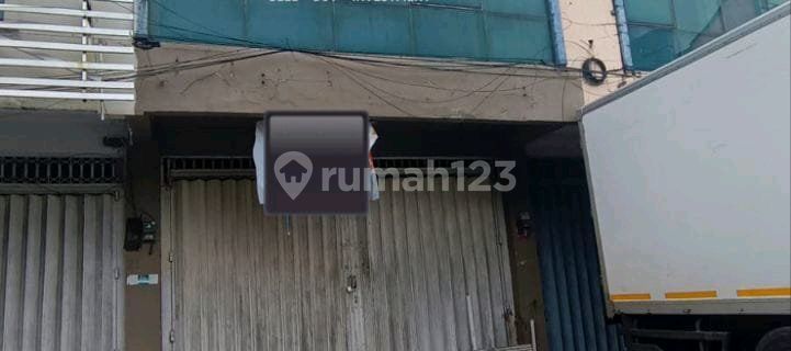3-Storey Shop House on Alauddin Street, Makassar 1