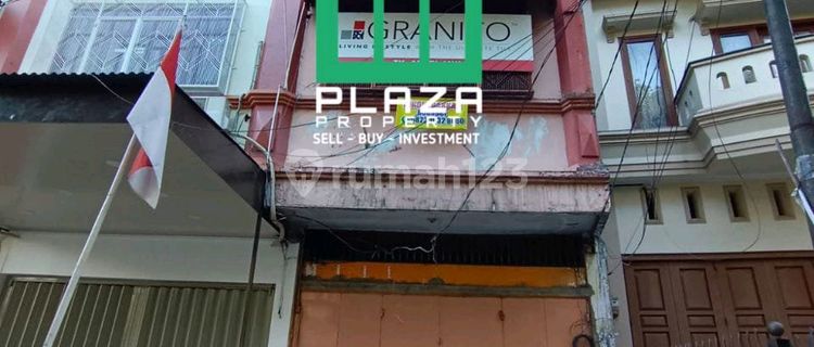 3-Story Shop House on North Veteran Street, Makassar 1