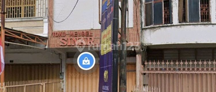 Ready-to-Use 3.5 Story Shophouse on Andalas Street, Makassar 1