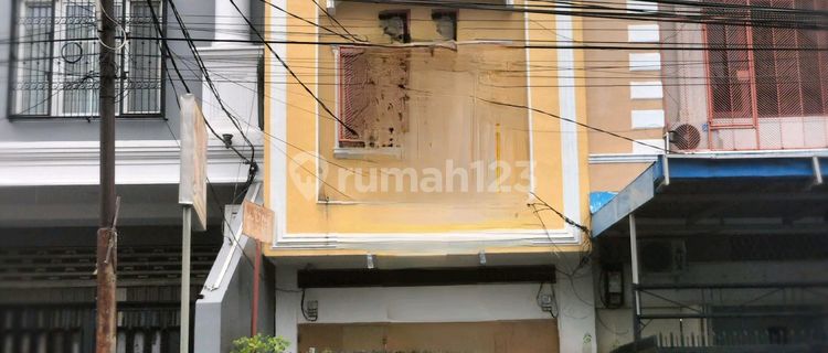3-Storey Shop House Jl S Limboto Makassar SHM 1
