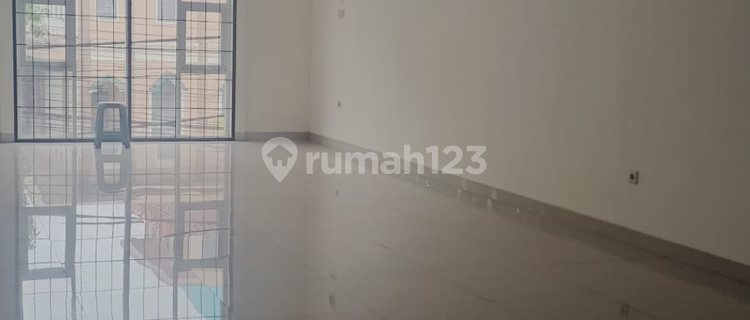 2-Story Shop House with 5-Meter Frontage Available for Rent in Pasteur Wing, Bandung. 1