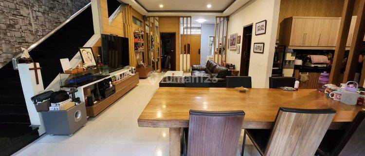 Rumah 2 Lantai Posisi Bagus Di Singgasana Pradana Bandung Rumah Semi Furnished Bagus SHM - Sertifikat Hak Milik di Kompleks Singgasana Pradana Bandung, Mekar Wangi 1