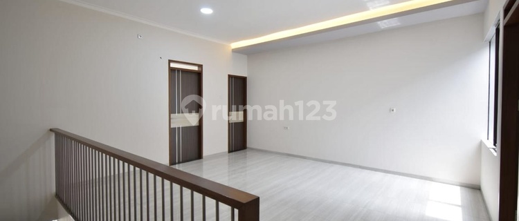 Rumah Bagus 2 Lantai Di Kopo Mas Bandung Rumah Bagus SHM di Kompleks Kopo Mas Regency, Jl. Kh. Wahid Hasyim, Margasuka, Babakan Ciparay, Kota Bandung, Jawa Barat, Indonesia, 40225, Kopo 1