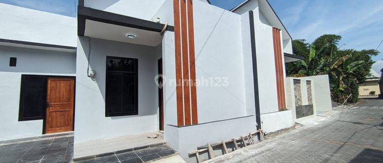 Rumah Siap Huni Shm Baru Timur Di Plamongan Sari, Semarang  1