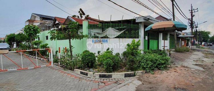 Rumah Hook Nol Jalan Raya Tenggilis Mejoyo. Dekat Ubaya. Row 3 Mobil Lebih. Cocok Untuk Kos Kos An Komersil Office. Hadap Timur Dan Selatan 1