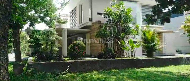Rumah Hook Modern Mewah Citraland Bagus Terawat Dan Asri Dekat Kedutaan Besar Amerika. One Gate System. Row 3 Mobil. Hadap Utara Barat 1