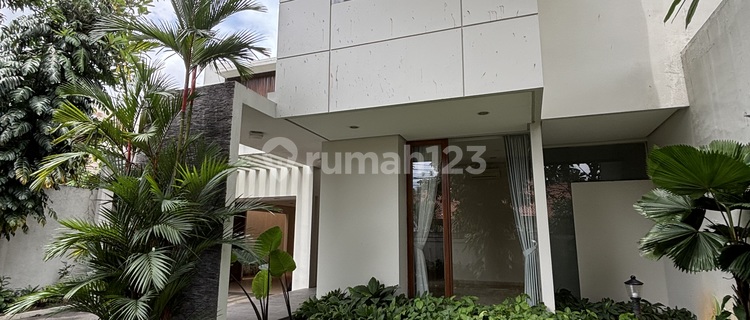 Luxury House, Clean, Well Maintained, 5 Bedrooms, in Kemang, Suitable for Expats 1
