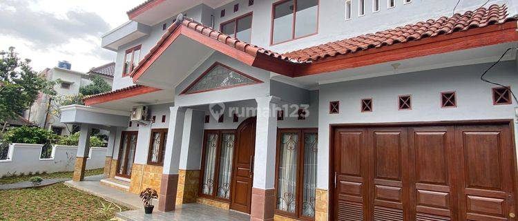 Rumah Bagus, Terawat, 2 Lantai, Semi Furnished, Dekat Sekolah Perancis Cipete, Cocok utk Hunian Keluarga 1