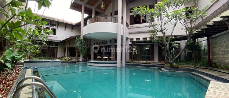 Mewah, Bagus, Bersih, Terawat, 5 Kamar, Ada Swimming Pool, dekat JIS, Cocok untuk Expat 1