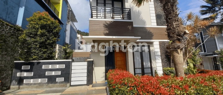 VILLA KUSUMA PINUS BATU FULL FURNISHED, ADA KOLAM RENANG, CANTIK TERAWAT DEKAT TEMPAT WISATA 1