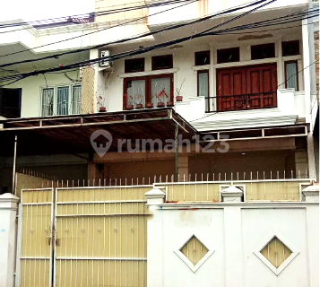 Kelapa Gading House 3-Storey Building 1