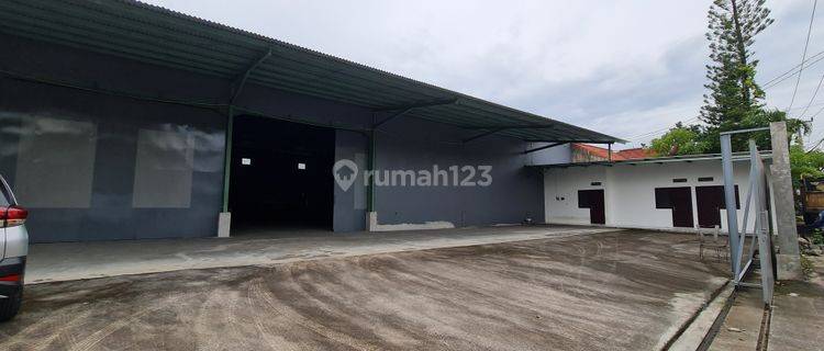 Strategic Large Warehouse Access to Gatot Subroto Denpasar Truck 1