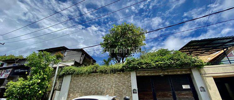 Villa Cantik minimalis di Jalan Padang Griya Denpasar Bali 1