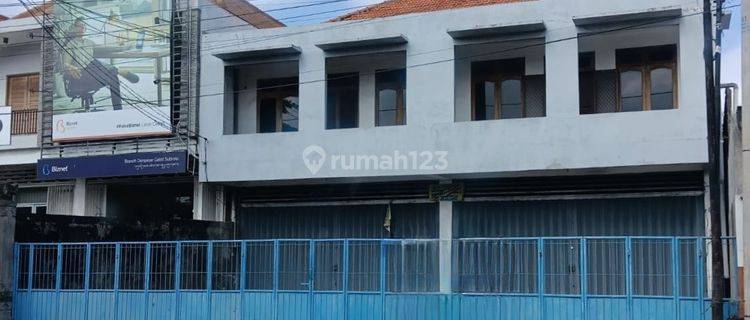 The attached shophouse is suitable for the Raya Cargo Denpasar Bali office warehouse 1