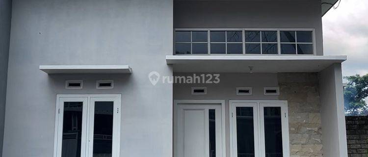 Rumah Baru Cantik Kembiritan Genteng Banyuwangi Jatim 1