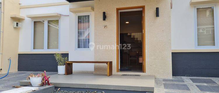 Rumah Keren Full Furnished Kota Baru Parahyangan 1