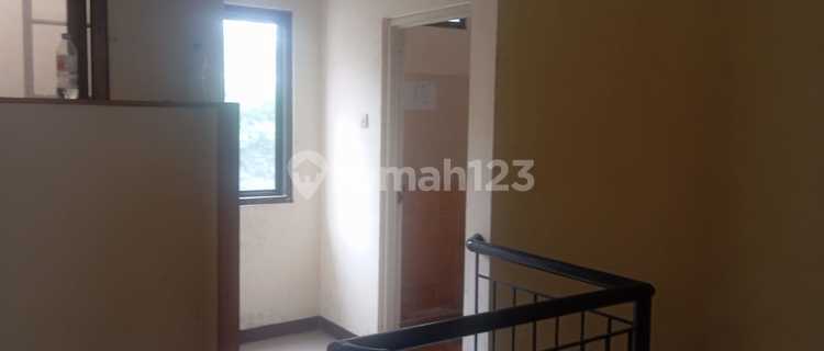 Ruko Jl H Agus Salim, Sondakan, Solo 1