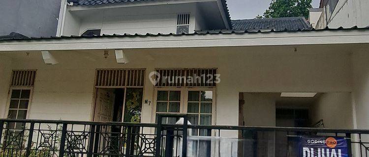 Semi Furnished Sudah Renovasi di Perumahan Taman Rempoa Indah, Rempoa SHM - Sertifikat Hak Milik 1