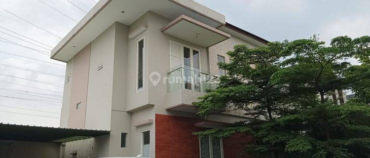Rumah Royal Residence Wiyung, Bangunan Pribadi 1