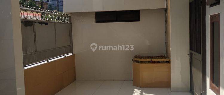 Rumah Sewa 2 Lantai Di Rawamangun 1