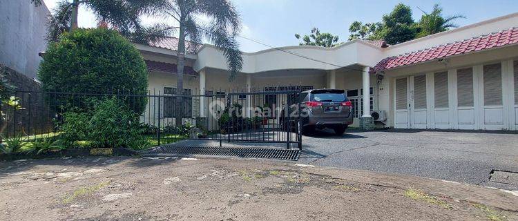 Rumah Hoek Taman Kencana Selangkah dari Jalan Pajajaran 1