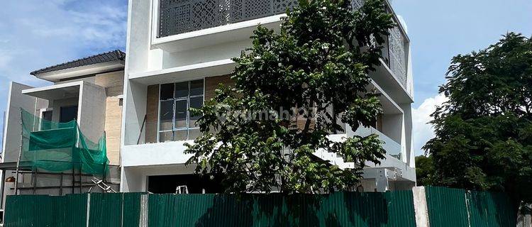 Dijual Rumah Brand New Bangunan Kontraktor Type Hoek Di Golf Island Luas 255m2 3,5 Lantai Marmer Siap Huni  1