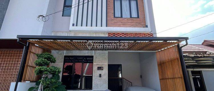 Rumah Lux 2 Lantai Full Furnished Di Antapani City Mas Bandung 1