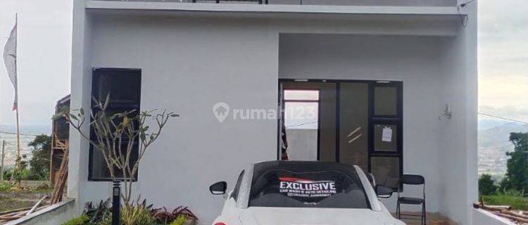 Rumah Villa dua lantai baru di padalarang bandung barat dekat pintu tol 1