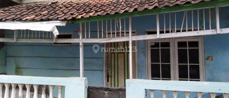 Tanah Masih Ada Bangunan Lama Di Pinggir Jalan Parakan Saat Arcamanik Endah Kota Bandung 1