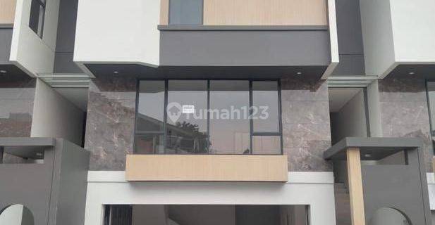 Rumah Mewah 3 Lantai Desain Modern Di Setra Duta Bandung Utara 1