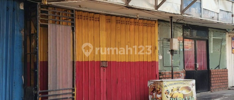 For Quick Sale: 2-Storey Strategic Shop House in Manukan Tama Shy 1