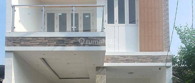 Rumah Minimalis Modern Di Kencana Loka Bsd Deket Stasiun 1