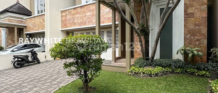 Ready-to-Occupy House in a Quiet Environment, Strategic Location in West Pejaten Area. 1