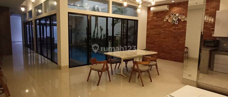 Rumah  daerah Menteng Furnished Bagus 1