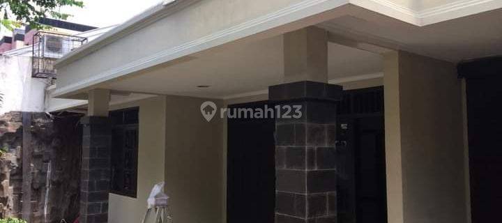 JUAL RUMAH CANTIK KEBAYORAN BARU 1