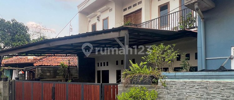 Beautiful 2-Story House Near Aeon Tanjung Barat. South Jakarta 1