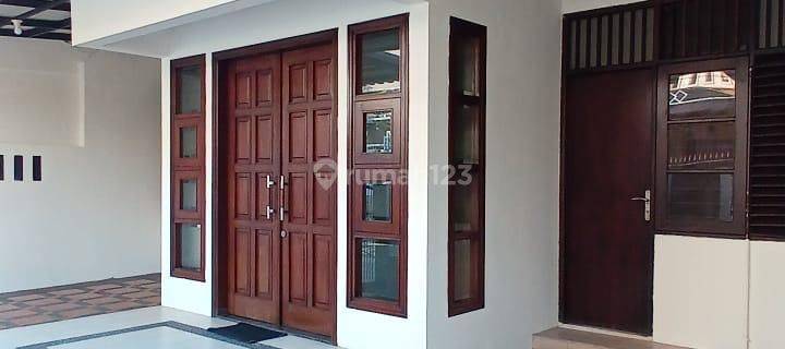 Disewakan Rumah Luas di Bintaro Jaya Sektor V 4 Kamar Tidur, Harga Terjangkau 1