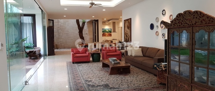 Di jual cepat rumah mewah di kemang  1