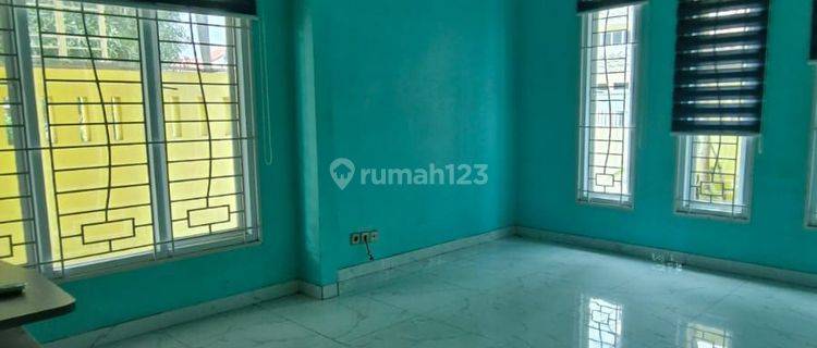 Di sewakan rumah hoek citra 5 jakarta barat 1