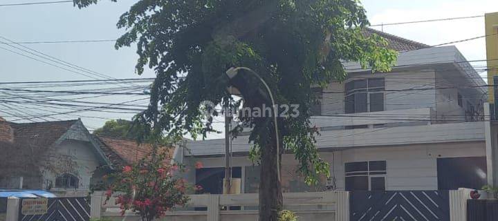 Disewakan Rumah Mewah Dr. Cipto Semarang 1