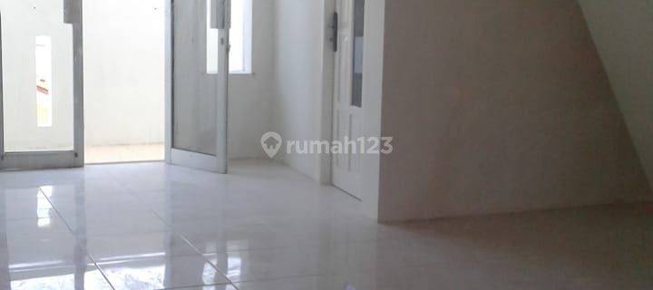 Rumah 3 Lantai Pemandangan City Light Lokasi Di Tanah Mas Semarang 1