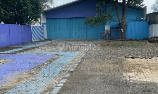 Ruang Usaha Siap Pakai Area Parkir Sangat Luas di Mijen Semarang 1