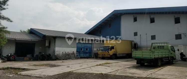 Super Wide Ready-to-Use Warehouse Location in Ngaliyan, Semarang 1