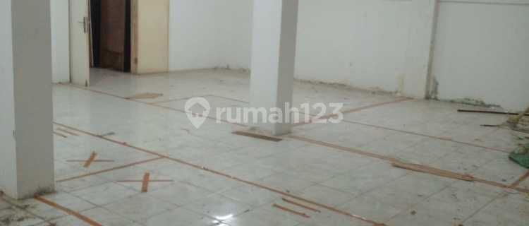 2-Storey Shop House Ready to Use in Hasanudin, Semarang 1