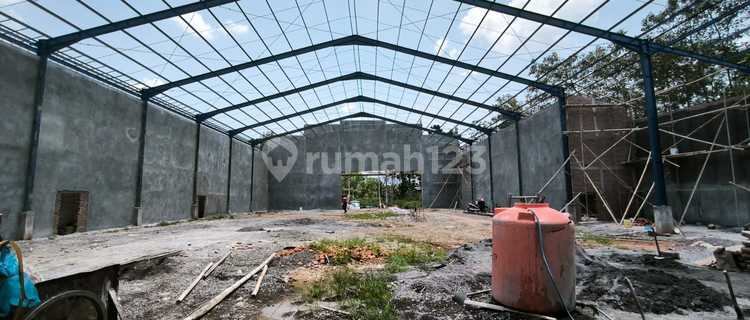 Currently, a Flood-Free Warehouse is Under Construction at KIC Gatsu Semarang. 1