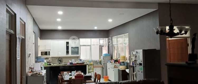 Rumah Tinggal Dan Gudang Dengan Tanah Yang Luas Di Dokter Cipto Semarang 1