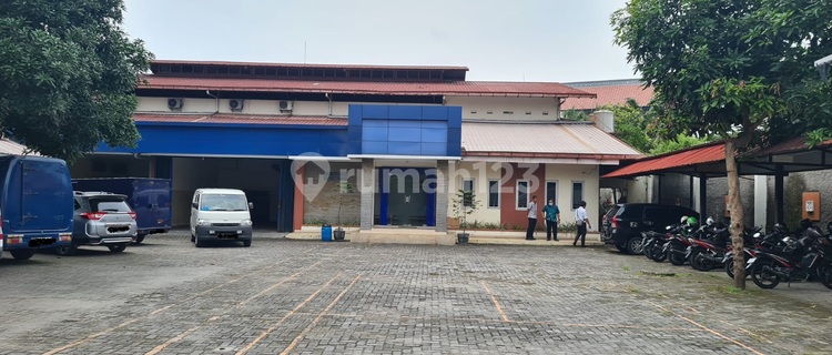 Ruang Usaha dengan Lahan Tanah yang Sangat Luas Sangat Cocok untuk Berbagai Usaha di Gajah Semarang 1