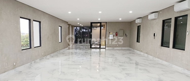 Kantor Bagus Dilengkapi dengan Lift di Puri Anjasmoro Semarang 1