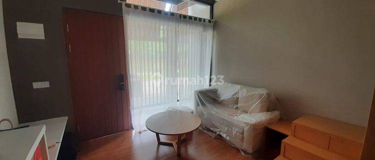 Rumah Fleek Hauz Bsd Furnished 2,5 Lantai 1